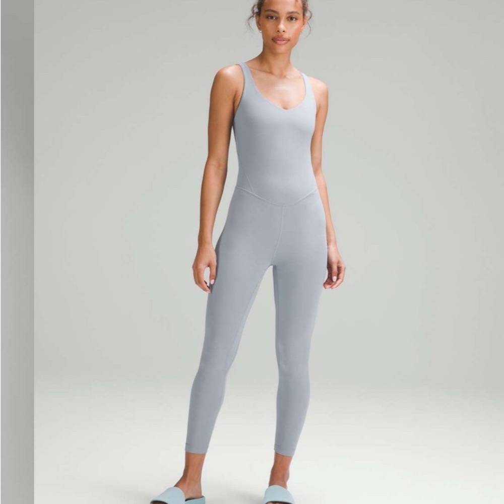NWT Lululemon Align Bodysuit 25"
Chambray size 6